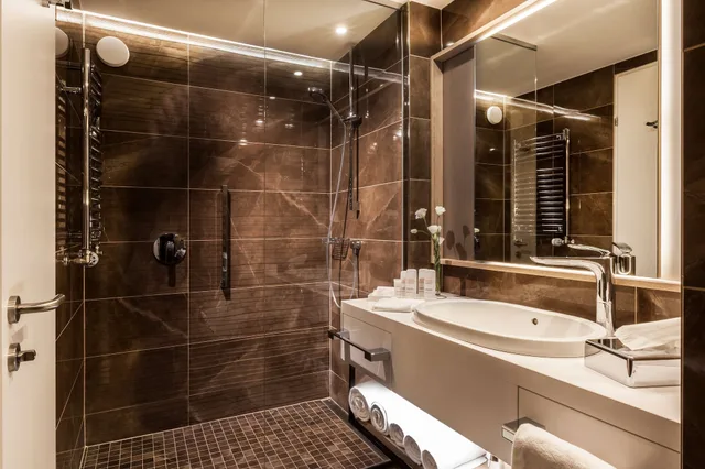 جناح بسرير كينج مع أريكة، Radisson Blu Beke 5/7