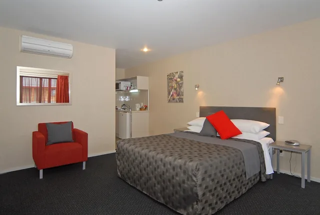 استوديو بسرير كوين بحوض جاكوزي، OMAHU MOTOR LODGE 1/1