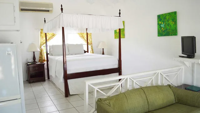 استوديو بسرير كوين بمطبخ صغير، Oualie Beach Resort 1/1