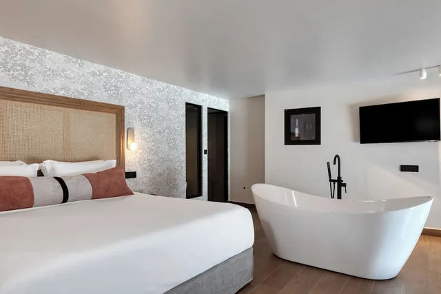 Gold, Pool, Maisonette, Suite, Single, King Bed, Sea View، Castelo Boutique Suites by the sea 1/2