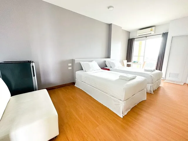Deluxe, Twin Beds, The Island Resort 1/1