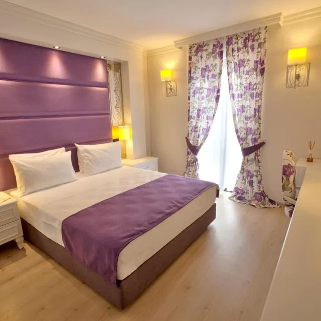 غرفة بسرير مزدوج بإطلالة على البحر، Baga Hotel 1/9