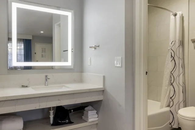 غرفة قياسية بسرير كينج وسرير كوين، Best Western Orange Plaza 6/7