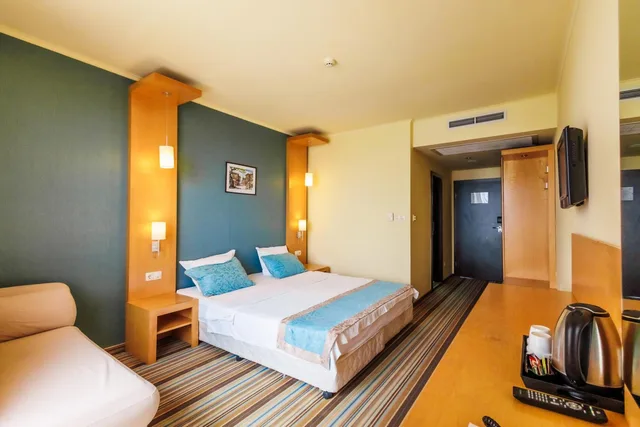 غرفة بسرير مزدوج أو سريرين منفصلين بشرفة، Mirage Hotel 4/10