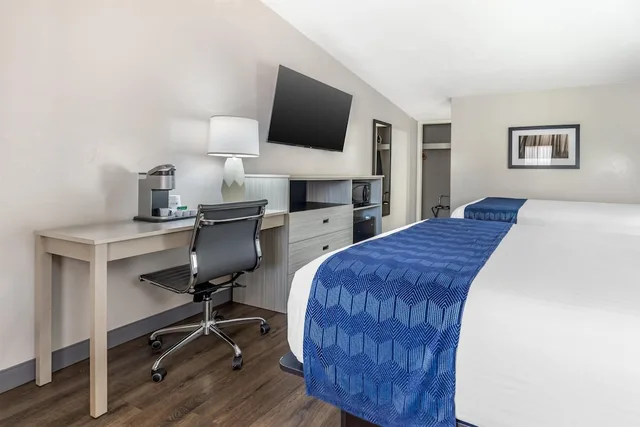غرفة قياسية بسريرين كوين يُسمح فيها بالحيوانات الأليفة، Best Western New Oregon 9/10