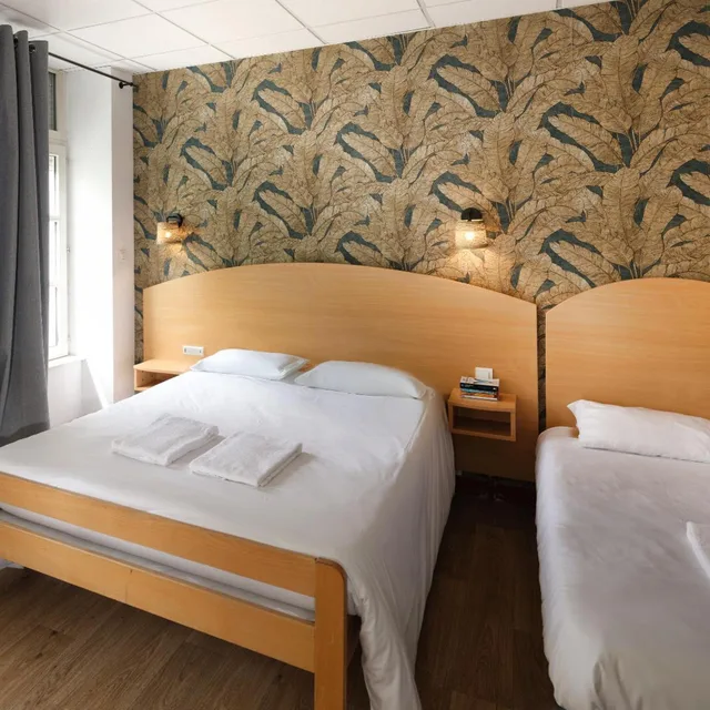 غرفة ثلاثية، HOTEL DE LYON 7/10