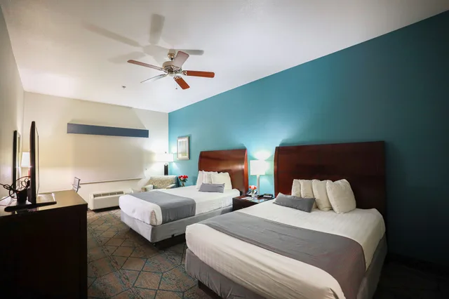 غرفة قياسية بسريرين كوين، Best Western Plus Wasco Inn & Suites 1/5