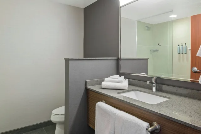 غرفة بسريرين كوين، Courtyard Missoula 4/6