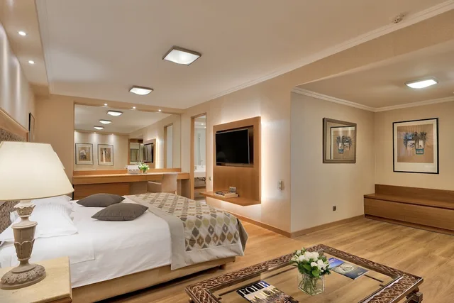 Connecting or One Space, Family, Divani Caravel Hotel 1/3