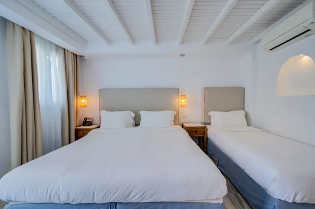 غرفة قياسية ثلاثية بثلاثة أسرّة بإطلالة على البحر، Madalena Hotel 1/2