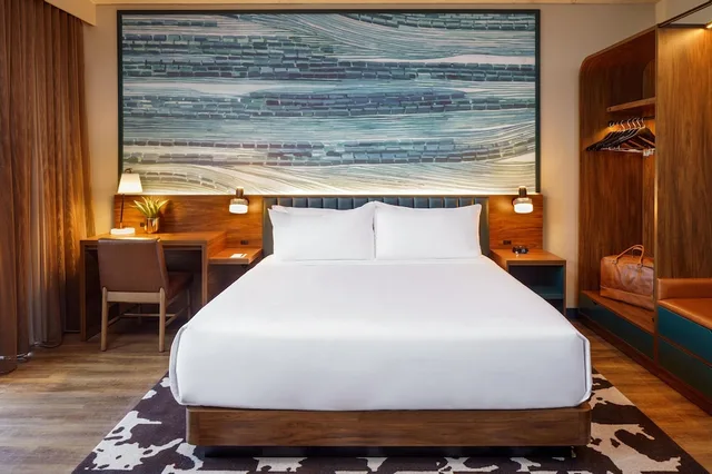 غرفة ديلوكس بسرير كينج، Caption by Hyatt Downtown Nashville The Gulch 3/6