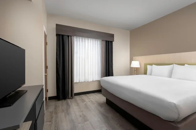 جناح بسرير كينج بغرفة نوم واحدة، Country Inn & Suites By Radisson Gainesville FL 2/4