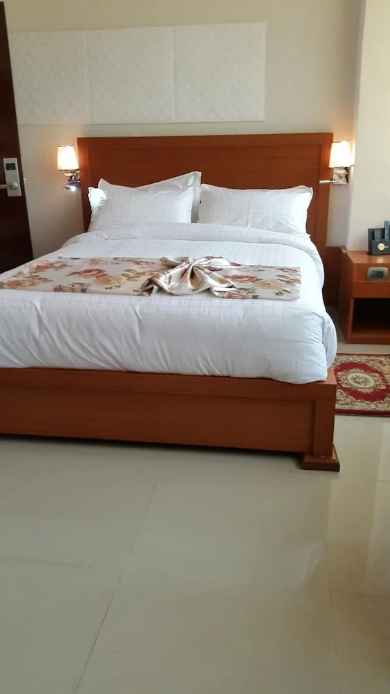 غرفة قياسية بسرير كوين، C Fun Addis Hotel 1/10