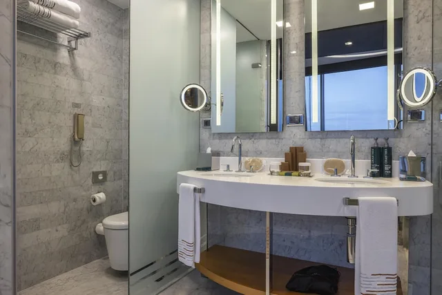 Presidential, Suite, 2 King Beds, Sea View, Kitchenette, Doubletree By Hilton Hotel Istanbul - Moda 4/6
