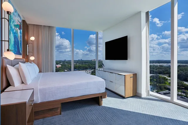 Signature, Suite, 1 King, Sofa Bed (RSP INCLUDED)، Walt Disney World Swan Reserve 6/10