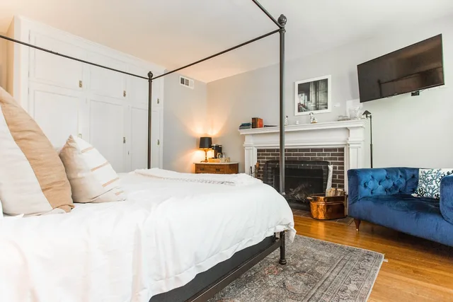 شقة بسرير كينج، Southmoreland on the Plaza Bed &amp; Breakfast 2/10