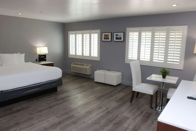 جناح أساسي بسرير كينج لذوي الإعاقة، BLVD Hotel and Studios Universal-Hollywood, an Ascend Collection Hotel 4/9