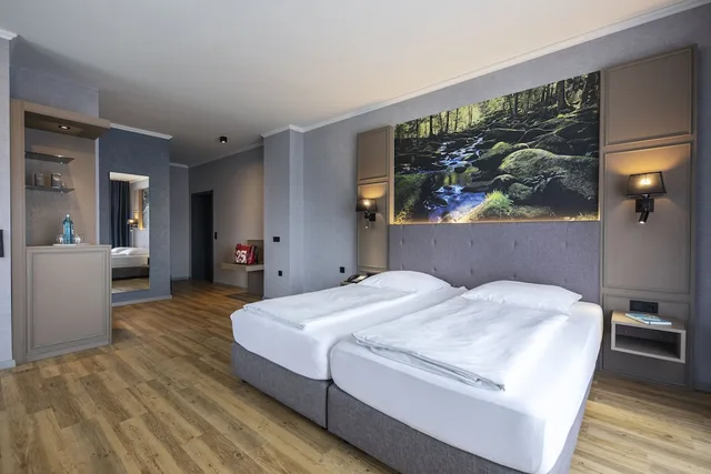 غرفة كومفورت عائلية بسريرين كوين، ACHAT Hotel Waldkirchen 2/10