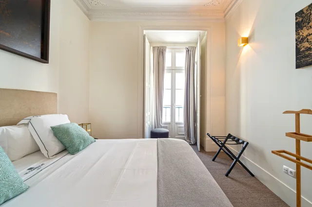 Deluxe, Suite, King Bed, Square View، Le Consulat 9/10