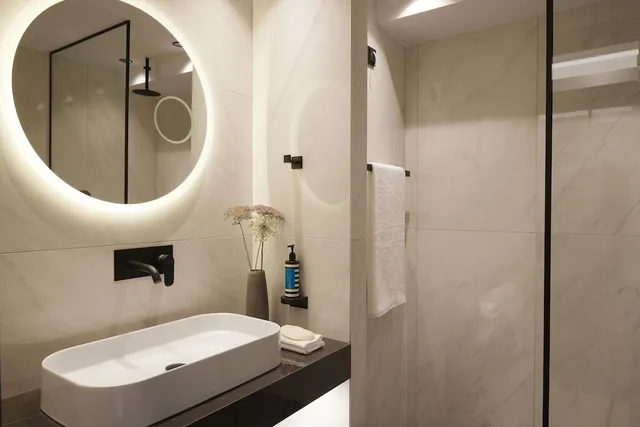 جناح جونيور بسرير كينج، Teight Hotel 2/3