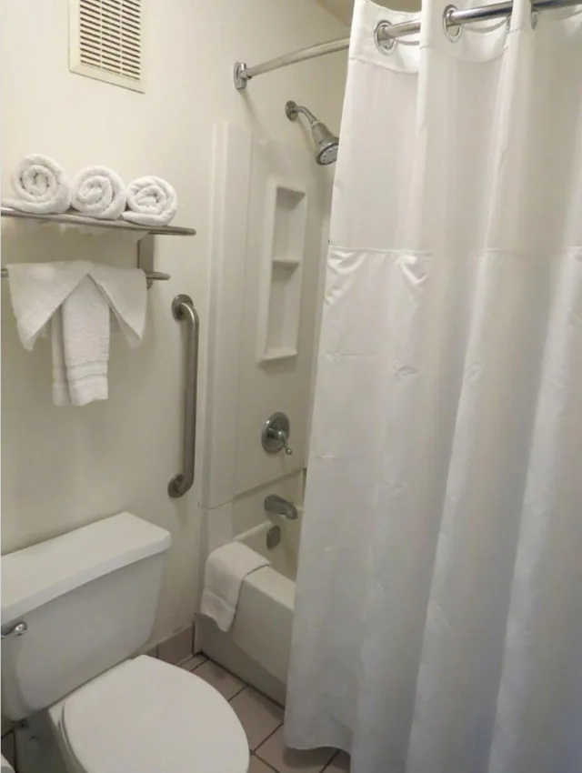 غرفة بسريرين مزدوجين، Super 8 By Wyndham Kingston 5/5