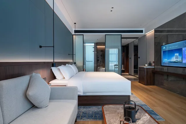 Premium, King Bed, Days Hotel by Wyndham Changsha East 3/6