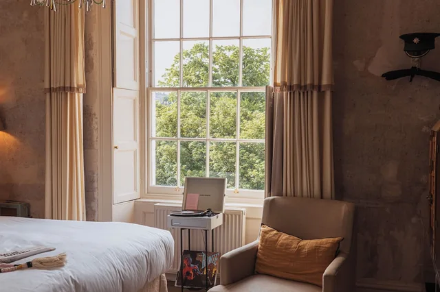 Guest Room, King Bed, NO 15 GREAT PULTENEY 4/10