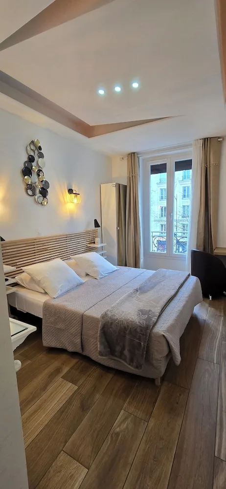 Standard, Queen Bed, No Elevator، CAMELIA PRESTIGE - PLACE DE LA NATION 4/10