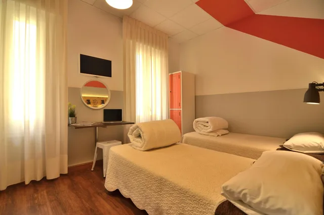 غرفة ثلاثية بحمام مشترك، Far Home Atocha 2/10