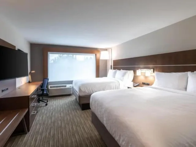 غرفة قياسية بسريرين كوين لذوي الإعاقة، Holiday Inn Express Suites Gainesville Lake Lanier Area 1/3