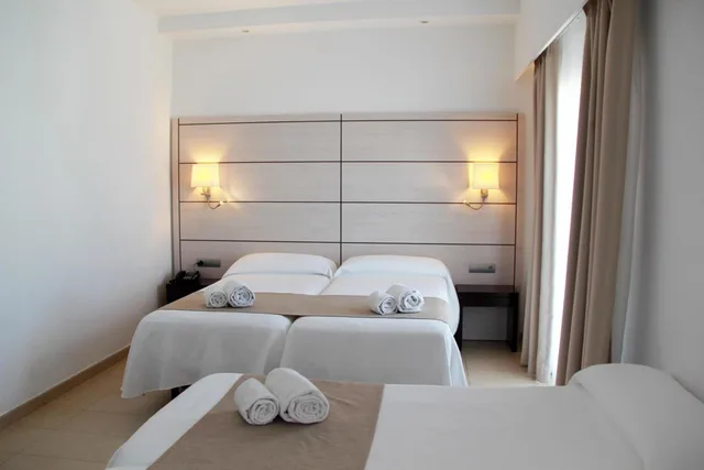 غرفة ثلاثية، Hotel Puchet Ibiza 4/9