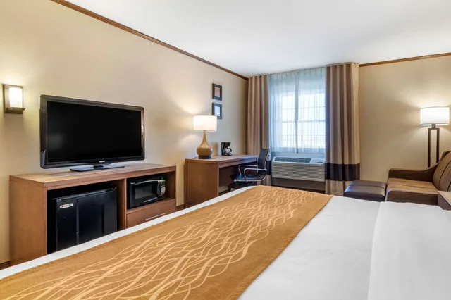 غرفة قياسية بسرير كينج، Comfort Inn Sedalia Station 9/10