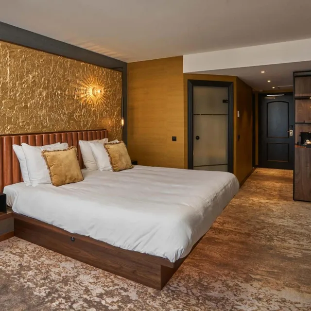 Design, Double Bed, Balcony، Alexander Hotel 3/10