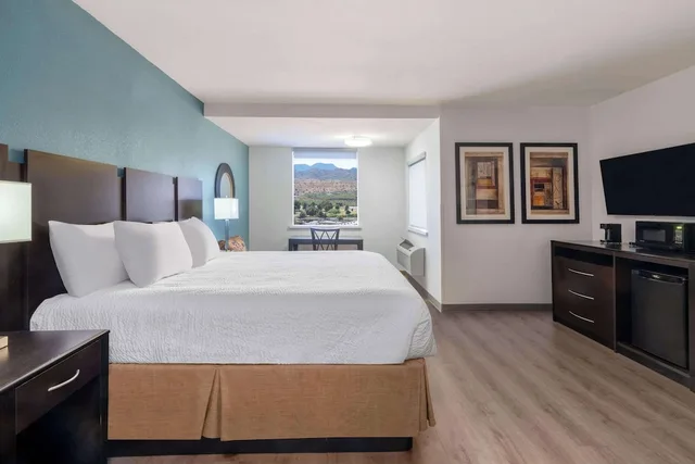 غرفة بسرير كينج، Travelodge by Wyndham Globe AZ 1/4
