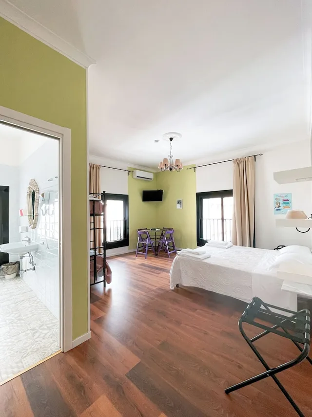 غرفة عائلية بسرير مزدوج، Ostello Bello Napoli 2/8