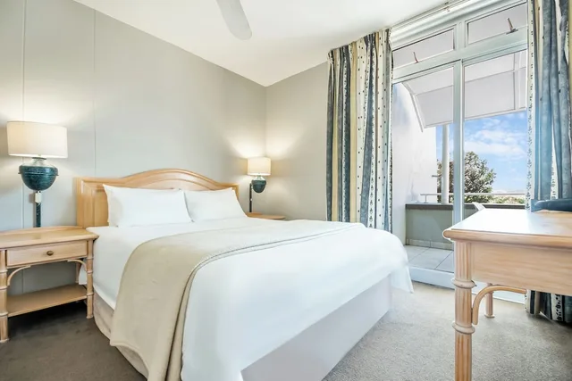 Room, Double Bed, Lagoon View، Dolphin Beach Hotel 1/6