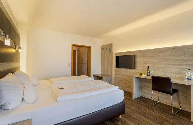 غرفة كومفورت بسرير كوين، ACHAT Hotel Waldkirchen 7/10