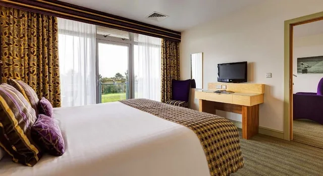 جناح سوبيريور بسرير كينج، St Mellion International Resort 1/1