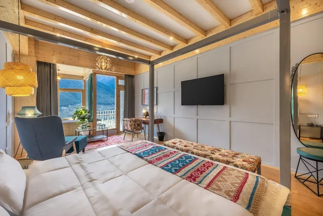 Premier, King Bed, Mountain View, Bathtub, Echor Himalayan Heights Luxe Manali 10/10