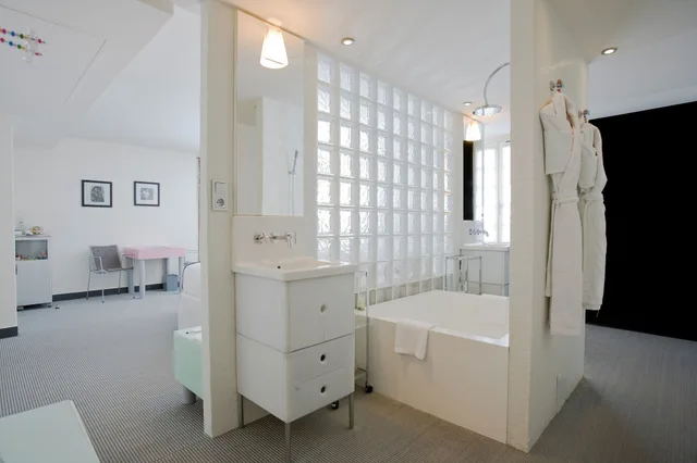 جناح جونيور، Kube Paris 9/10