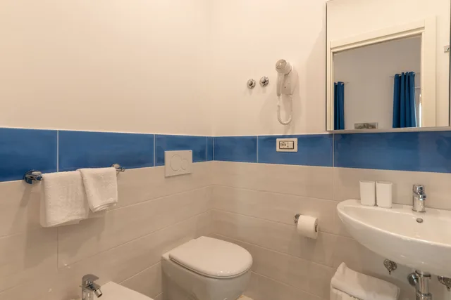 غرفة بسرير مزدوج بإطلالة على الحديقة، Hotel Villa Sirena 10/10