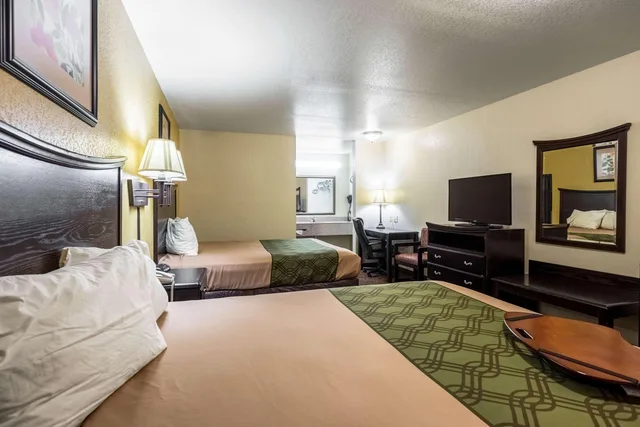 غرفة بسريرين كوين، The Magnolia Hotel Searcy 1/3
