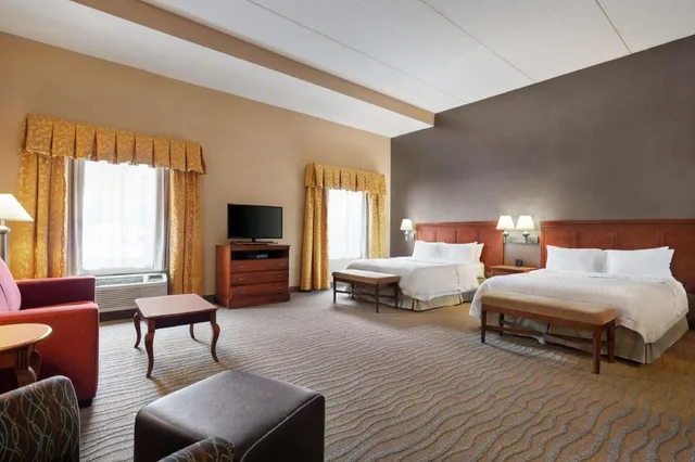 استوديو بسريرين كوين مع أريكة لذوي الإعاقة، Hampton Inn & Suites Poughkeepsie 3/6