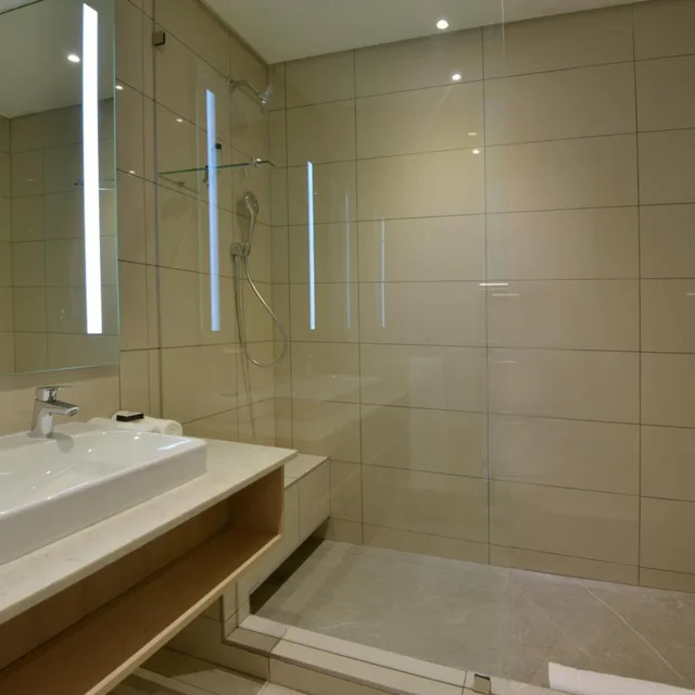 شقة بشرفة، Sandton Hotel 10/10