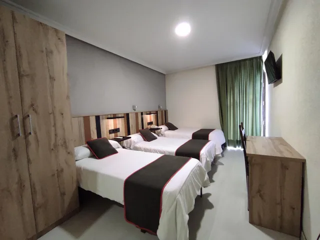 غرفة بسرير مزدوج مع سرير إضافي، Hotel Emperatriz Ii 6/9