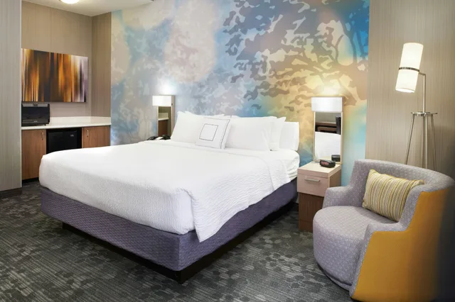 غرفة بسرير كينج، Courtyard Toledo Maumee/Arrowhead 1/2