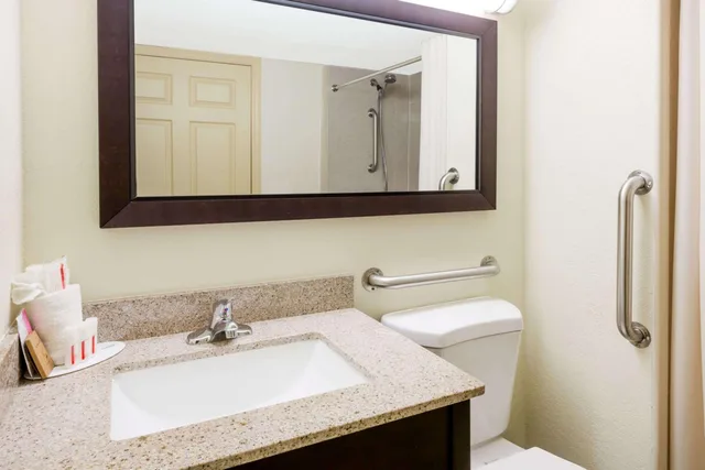 غرفة ديلوكس بسريرين كوين، Americas Best Value Inn Suites Phenix City 2/4