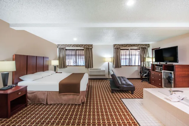 Studio, Suite, King Bed, Super 8 by Wyndham Harlingen TX 1/2