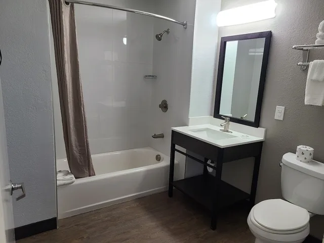 جناح بسريرين كوين، Studio6 Dallas, TX - North - Richardson 6/8
