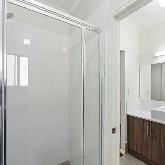 3 Bedrooms, Beach, Deluxe, Cabin, Discovery Parks - Adelaide Beachfront 9/10